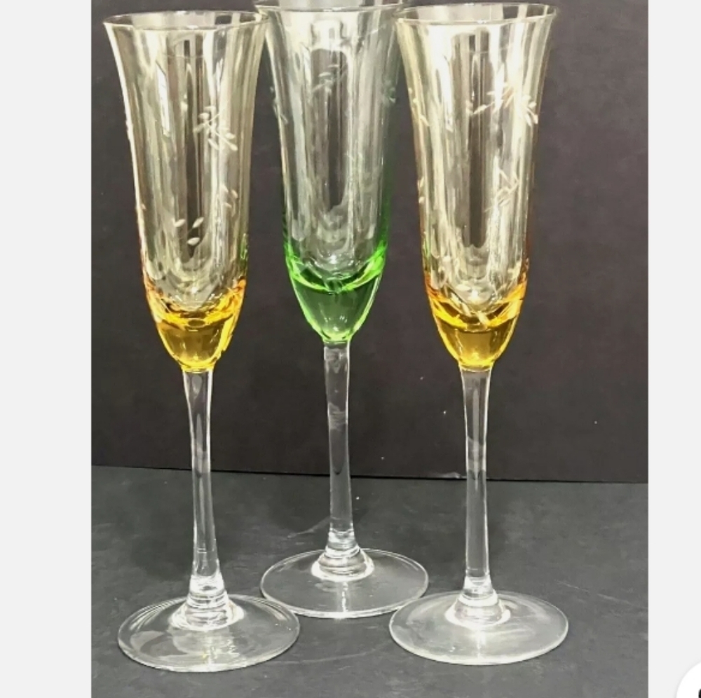 - Colorful Stemware Champagne Flute Set